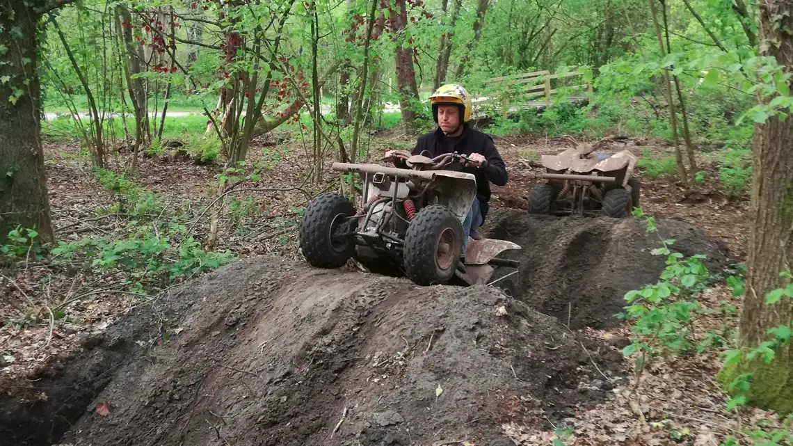 Quadrijden met 90cc race quad voor tieners en volwassenen